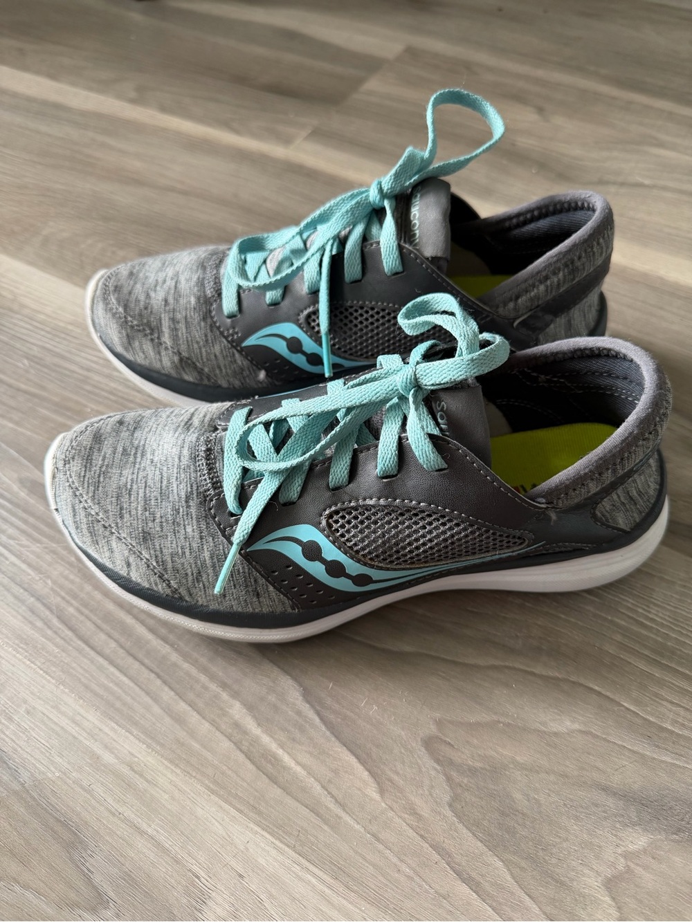 Saucony Women's Gray Sneakers with Teal Accents